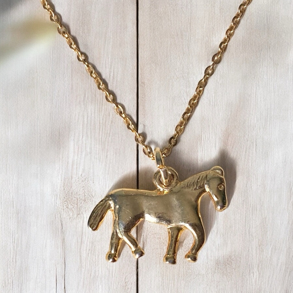 Women's Necklace Equestrian Goldtone Chain Horse Pendant. - Picture 4 of 6